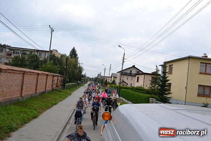 Zdjęcie w galerii na portalu naszraciborz.pl: Ponad dwustu cyklistów na otwarciu nowej ścieżki rowerowej - Hackiej Cesty wiadomości z regionu