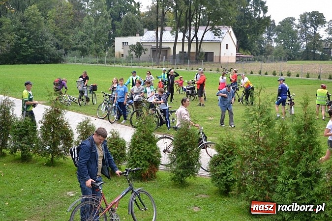 Zdjęcie w galerii na portalu naszraciborz.pl: Ponad dwustu cyklistów na otwarciu nowej ścieżki rowerowej - Hackiej Cesty wiadomości z regionu