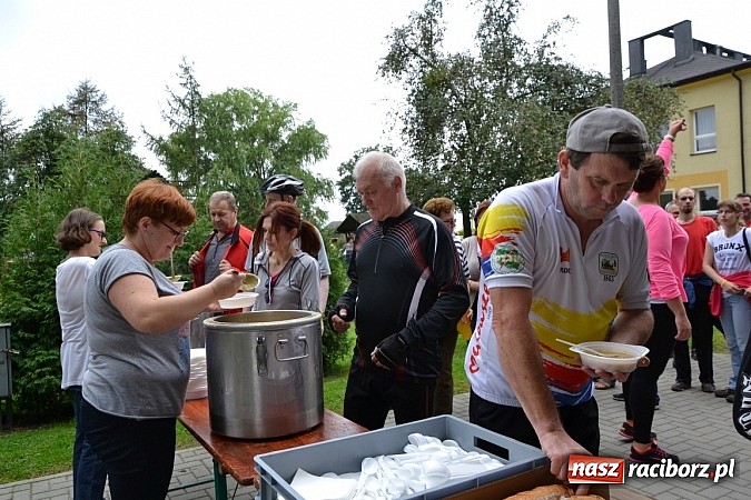 Zdjęcie w galerii na portalu naszraciborz.pl: Ponad dwustu cyklistów na otwarciu nowej ścieżki rowerowej - Hackiej Cesty wiadomości z regionu
