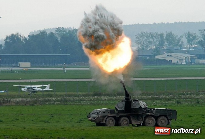 Zdjęcie w galerii na portalu naszraciborz.pl: Tysiące widzów na Dniach NATO w Ostrawie wiadomości z regionu