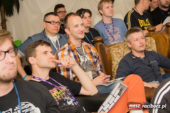 Zdjęcie w galerii na portalu naszraciborz.pl: Dzień celebracji Riverwash. Miłośnicy starych platform zjechali do Raciborza wiadomości z regionu