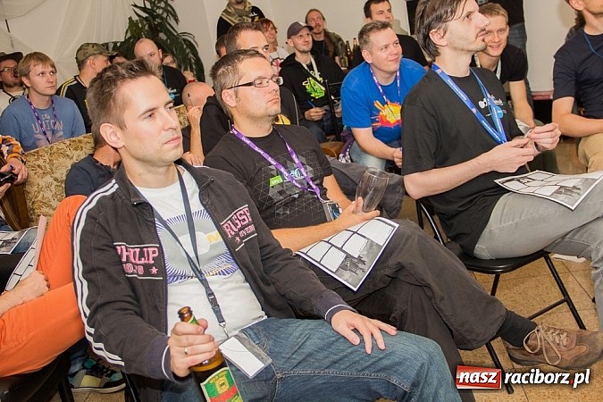 Zdjęcie w galerii na portalu naszraciborz.pl: Dzień celebracji Riverwash. Miłośnicy starych platform zjechali do Raciborza wiadomości z regionu