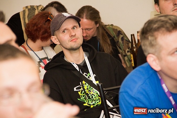 Zdjęcie w galerii na portalu naszraciborz.pl: Dzień celebracji Riverwash. Miłośnicy starych platform zjechali do Raciborza wiadomości z regionu