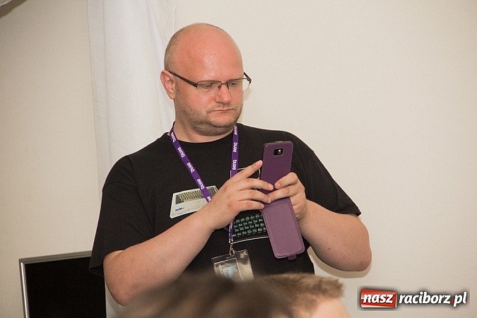 Zdjęcie w galerii na portalu naszraciborz.pl: Dzień celebracji Riverwash. Miłośnicy starych platform zjechali do Raciborza wiadomości z regionu