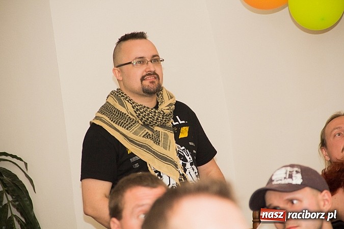 Zdjęcie w galerii na portalu naszraciborz.pl: Dzień celebracji Riverwash. Miłośnicy starych platform zjechali do Raciborza wiadomości z regionu