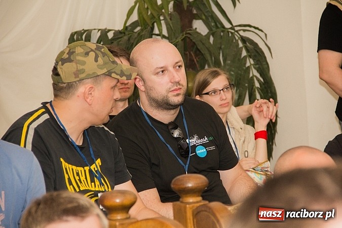 Zdjęcie w galerii na portalu naszraciborz.pl: Dzień celebracji Riverwash. Miłośnicy starych platform zjechali do Raciborza wiadomości z regionu