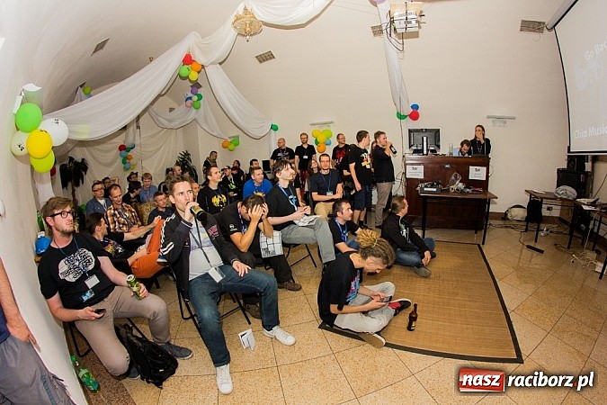 Zdjęcie w galerii na portalu naszraciborz.pl: Dzień celebracji Riverwash. Miłośnicy starych platform zjechali do Raciborza wiadomości z regionu