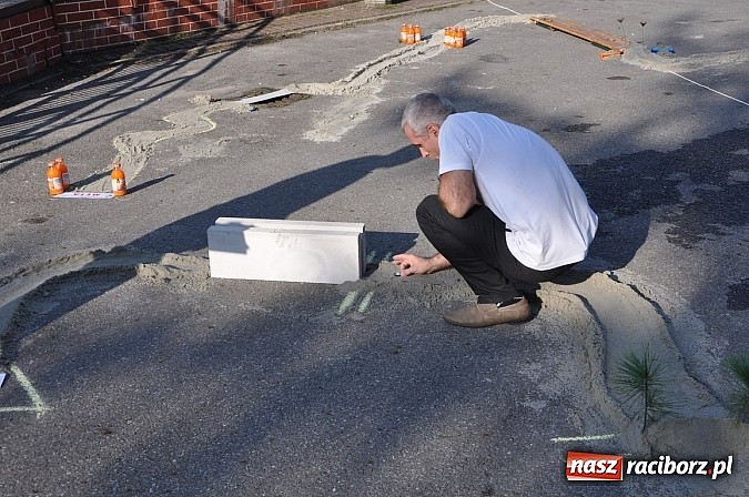 Zdjęcie w galerii na portalu naszraciborz.pl: Znamy nowych mistrz&oacute;w świata w grze w... kapsle wiadomości z regionu