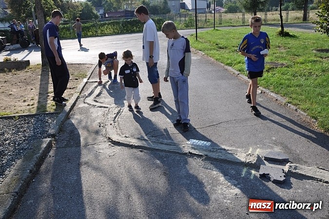 Zdjęcie w galerii na portalu naszraciborz.pl: Znamy nowych mistrz&oacute;w świata w grze w... kapsle wiadomości z regionu