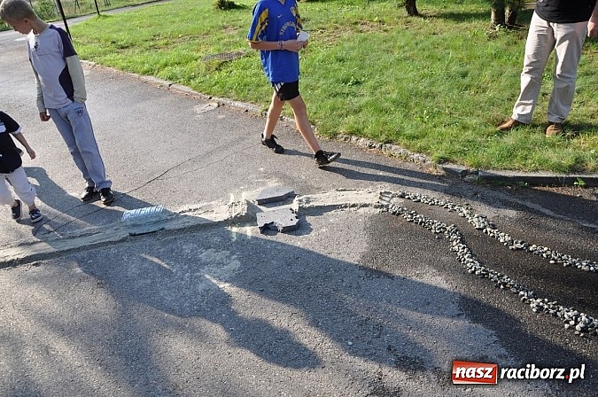 Zdjęcie w galerii na portalu naszraciborz.pl: Znamy nowych mistrz&oacute;w świata w grze w... kapsle wiadomości z regionu