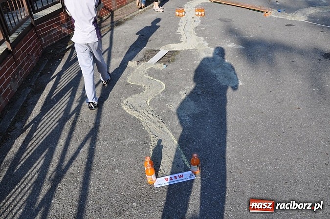 Zdjęcie w galerii na portalu naszraciborz.pl: Znamy nowych mistrz&oacute;w świata w grze w... kapsle wiadomości z regionu