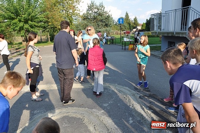 Zdjęcie w galerii na portalu naszraciborz.pl: Znamy nowych mistrz&oacute;w świata w grze w... kapsle wiadomości z regionu