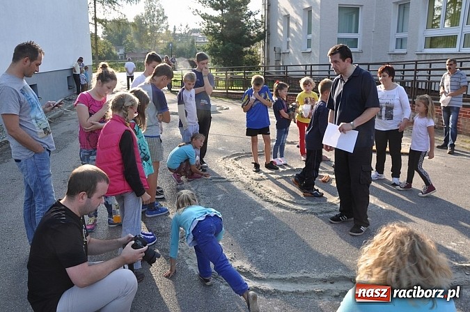 Zdjęcie w galerii na portalu naszraciborz.pl: Znamy nowych mistrz&oacute;w świata w grze w... kapsle wiadomości z regionu