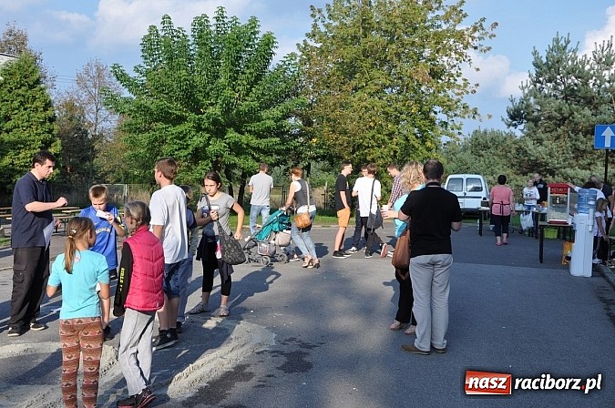 Zdjęcie w galerii na portalu naszraciborz.pl: Znamy nowych mistrz&oacute;w świata w grze w... kapsle wiadomości z regionu