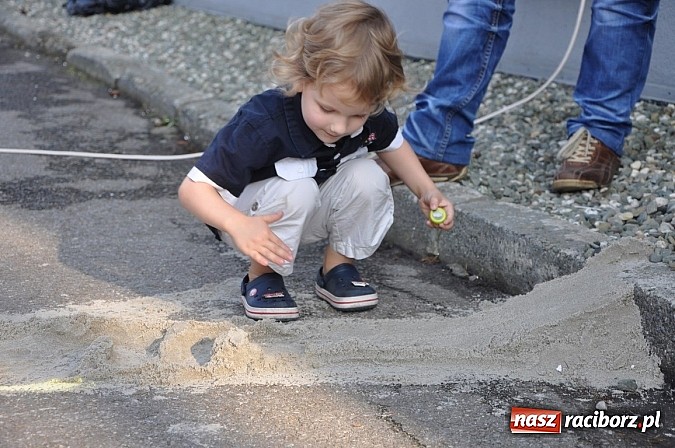Zdjęcie w galerii na portalu naszraciborz.pl: Znamy nowych mistrz&oacute;w świata w grze w... kapsle wiadomości z regionu