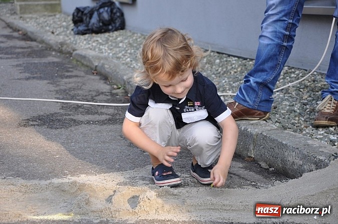 Zdjęcie w galerii na portalu naszraciborz.pl: Znamy nowych mistrz&oacute;w świata w grze w... kapsle wiadomości z regionu