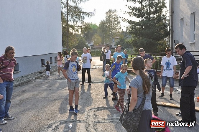 Zdjęcie w galerii na portalu naszraciborz.pl: Znamy nowych mistrz&oacute;w świata w grze w... kapsle wiadomości z regionu