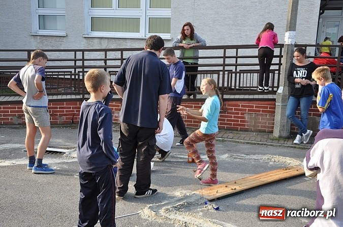 Zdjęcie w galerii na portalu naszraciborz.pl: Znamy nowych mistrz&oacute;w świata w grze w... kapsle wiadomości z regionu