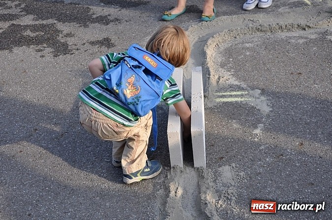 Zdjęcie w galerii na portalu naszraciborz.pl: Znamy nowych mistrz&oacute;w świata w grze w... kapsle wiadomości z regionu