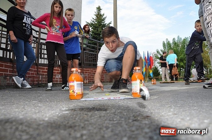 Zdjęcie w galerii na portalu naszraciborz.pl: Znamy nowych mistrz&oacute;w świata w grze w... kapsle wiadomości z regionu