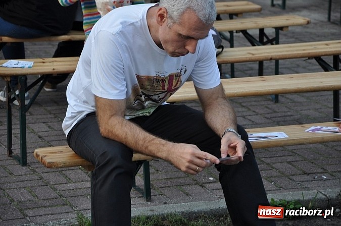 Zdjęcie w galerii na portalu naszraciborz.pl: Znamy nowych mistrz&oacute;w świata w grze w... kapsle wiadomości z regionu