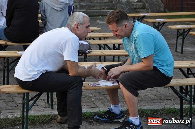 Zdjęcie w galerii na portalu naszraciborz.pl: Znamy nowych mistrz&oacute;w świata w grze w... kapsle wiadomości z regionu