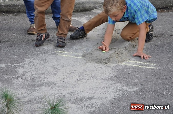 Zdjęcie w galerii na portalu naszraciborz.pl: Znamy nowych mistrz&oacute;w świata w grze w... kapsle wiadomości z regionu