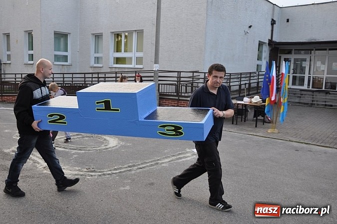 Zdjęcie w galerii na portalu naszraciborz.pl: Znamy nowych mistrz&oacute;w świata w grze w... kapsle wiadomości z regionu