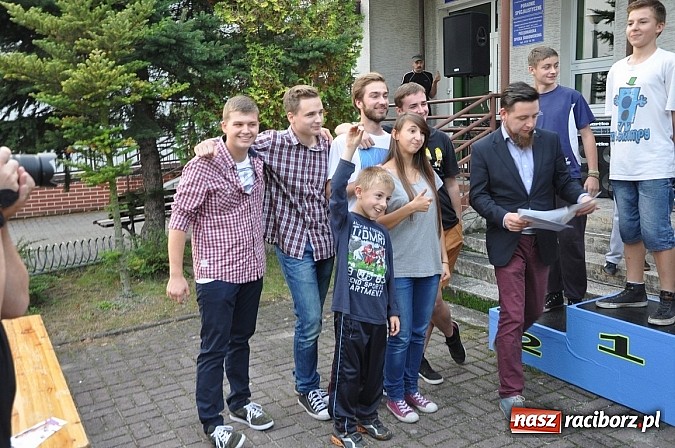 Zdjęcie w galerii na portalu naszraciborz.pl: Znamy nowych mistrz&oacute;w świata w grze w... kapsle wiadomości z regionu