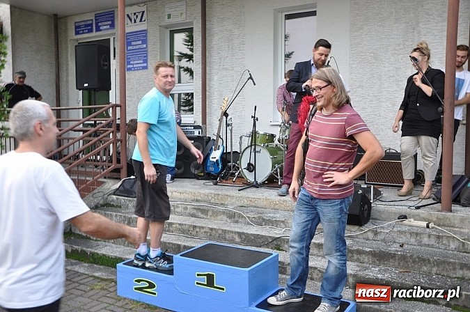 Zdjęcie w galerii na portalu naszraciborz.pl: Znamy nowych mistrz&oacute;w świata w grze w... kapsle wiadomości z regionu