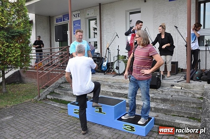 Zdjęcie w galerii na portalu naszraciborz.pl: Znamy nowych mistrz&oacute;w świata w grze w... kapsle wiadomości z regionu