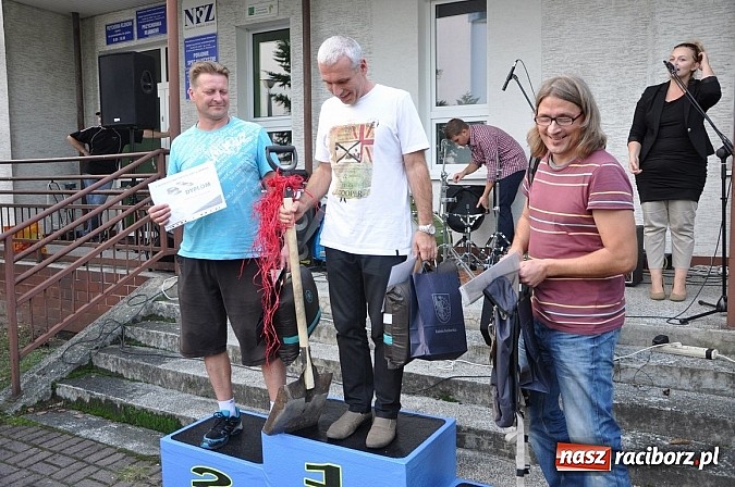 Zdjęcie w galerii na portalu naszraciborz.pl: Znamy nowych mistrz&oacute;w świata w grze w... kapsle wiadomości z regionu