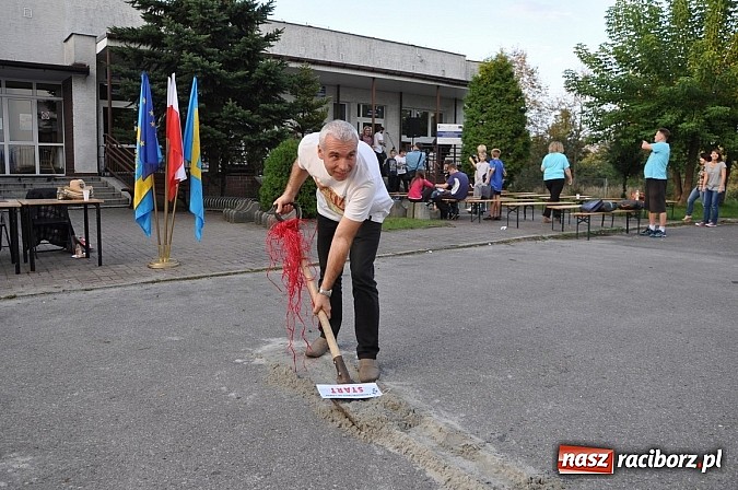 Zdjęcie w galerii na portalu naszraciborz.pl: Znamy nowych mistrz&oacute;w świata w grze w... kapsle wiadomości z regionu