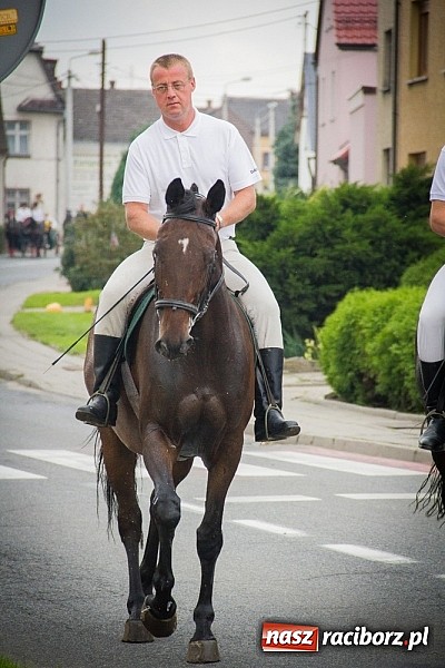 Zdjęcie w galerii na portalu naszraciborz.pl: Barwny korowód na dożynkach wiejskich w Pietrowicach Wielkich wiadomości z regionu