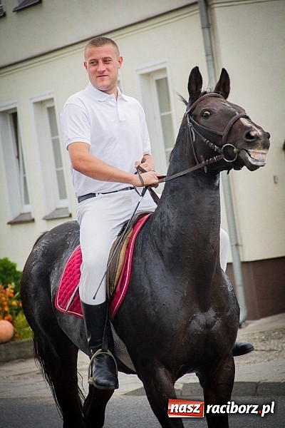 Zdjęcie w galerii na portalu naszraciborz.pl: Barwny korowód na dożynkach wiejskich w Pietrowicach Wielkich wiadomości z regionu