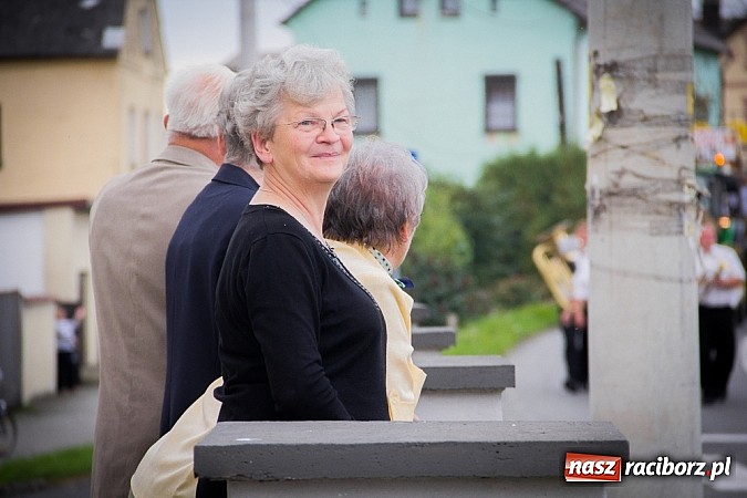 Zdjęcie w galerii na portalu naszraciborz.pl: Barwny korowód na dożynkach wiejskich w Pietrowicach Wielkich wiadomości z regionu