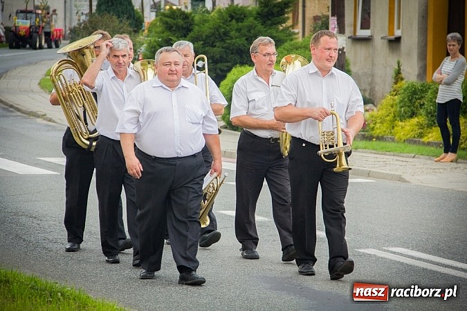 Zdjęcie w galerii na portalu naszraciborz.pl: Barwny korowód na dożynkach wiejskich w Pietrowicach Wielkich wiadomości z regionu