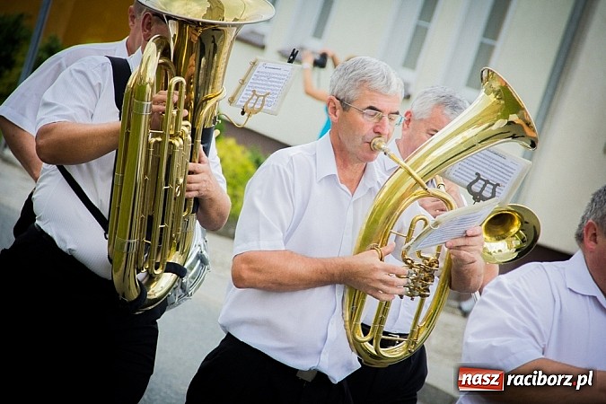 Zdjęcie w galerii na portalu naszraciborz.pl: Barwny korowód na dożynkach wiejskich w Pietrowicach Wielkich wiadomości z regionu