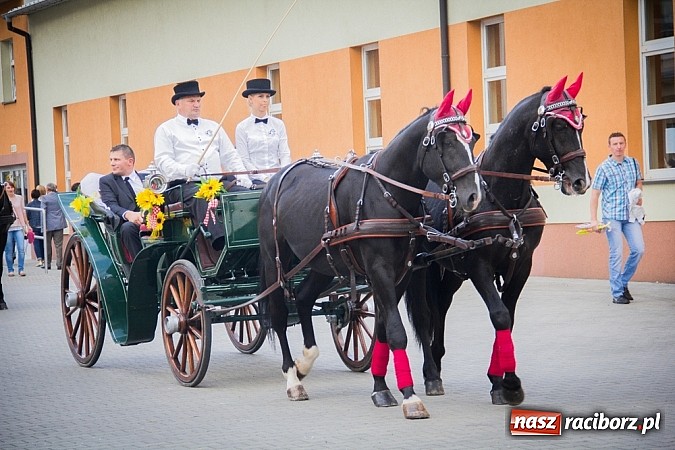 Zdjęcie w galerii na portalu naszraciborz.pl: Barwny korowód na dożynkach wiejskich w Pietrowicach Wielkich wiadomości z regionu