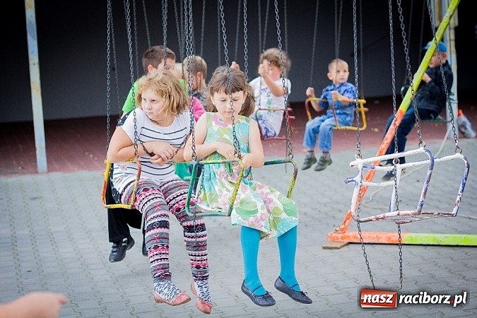 Zdjęcie w galerii na portalu naszraciborz.pl: Barwny korowód na dożynkach wiejskich w Pietrowicach Wielkich wiadomości z regionu