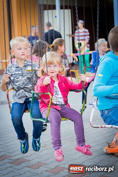 Zdjęcie w galerii na portalu naszraciborz.pl: Barwny korowód na dożynkach wiejskich w Pietrowicach Wielkich wiadomości z regionu