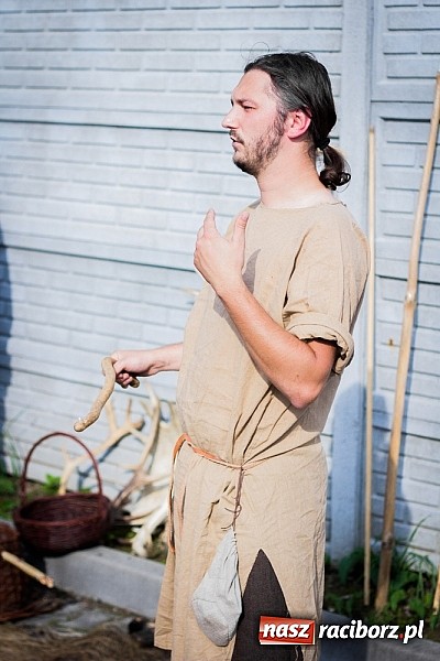 Zdjęcie w galerii na portalu naszraciborz.pl: Piknik archeologiczny w Pietrowicach Wielkich wiadomości z regionu