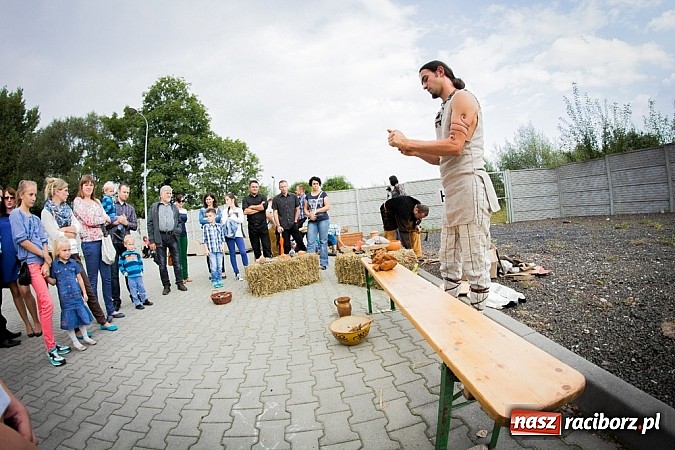 Zdjęcie w galerii na portalu naszraciborz.pl: Piknik archeologiczny w Pietrowicach Wielkich wiadomości z regionu
