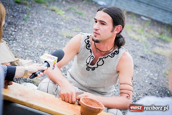 Zdjęcie w galerii na portalu naszraciborz.pl: Piknik archeologiczny w Pietrowicach Wielkich wiadomości z regionu