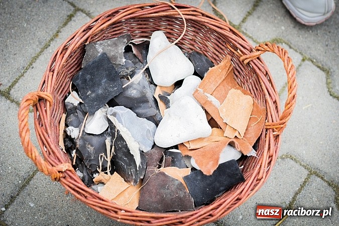 Zdjęcie w galerii na portalu naszraciborz.pl: Piknik archeologiczny w Pietrowicach Wielkich wiadomości z regionu