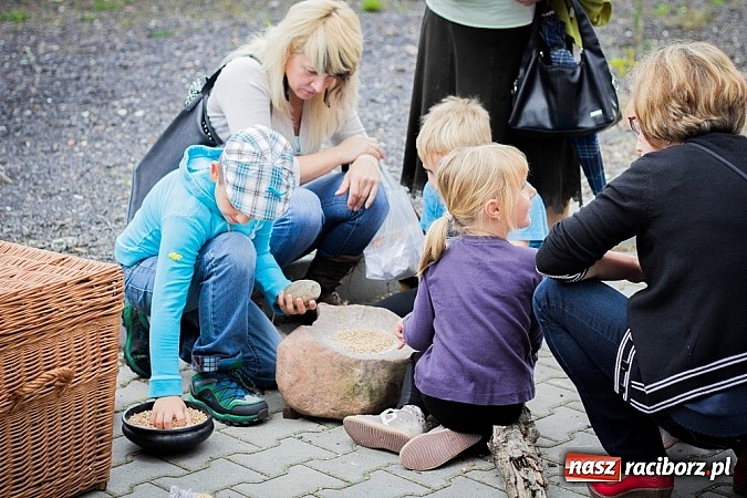 Zdjęcie w galerii na portalu naszraciborz.pl: Piknik archeologiczny w Pietrowicach Wielkich wiadomości z regionu