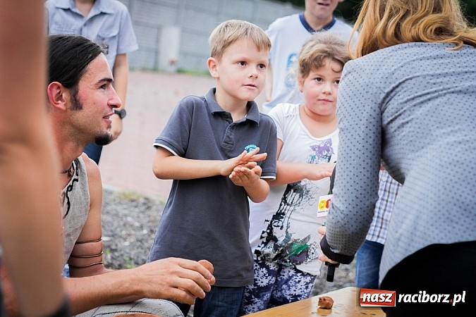Zdjęcie w galerii na portalu naszraciborz.pl: Piknik archeologiczny w Pietrowicach Wielkich wiadomości z regionu