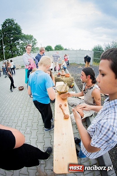 Zdjęcie w galerii na portalu naszraciborz.pl: Piknik archeologiczny w Pietrowicach Wielkich wiadomości z regionu