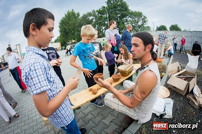 Zdjęcie w galerii na portalu naszraciborz.pl: Piknik archeologiczny w Pietrowicach Wielkich wiadomości z regionu
