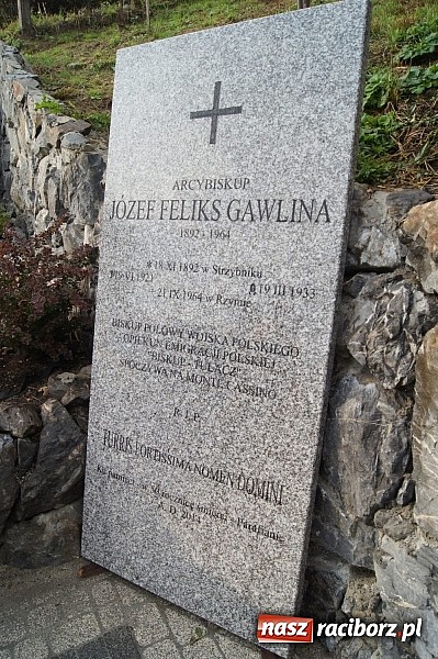 Zdjęcie w galerii na portalu naszraciborz.pl: W Strzybniku poświęcono ogrody Gawliny wiadomości z regionu